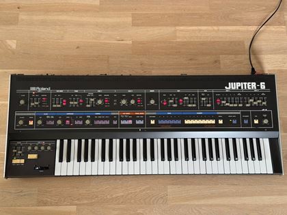 Roland-Jupiter